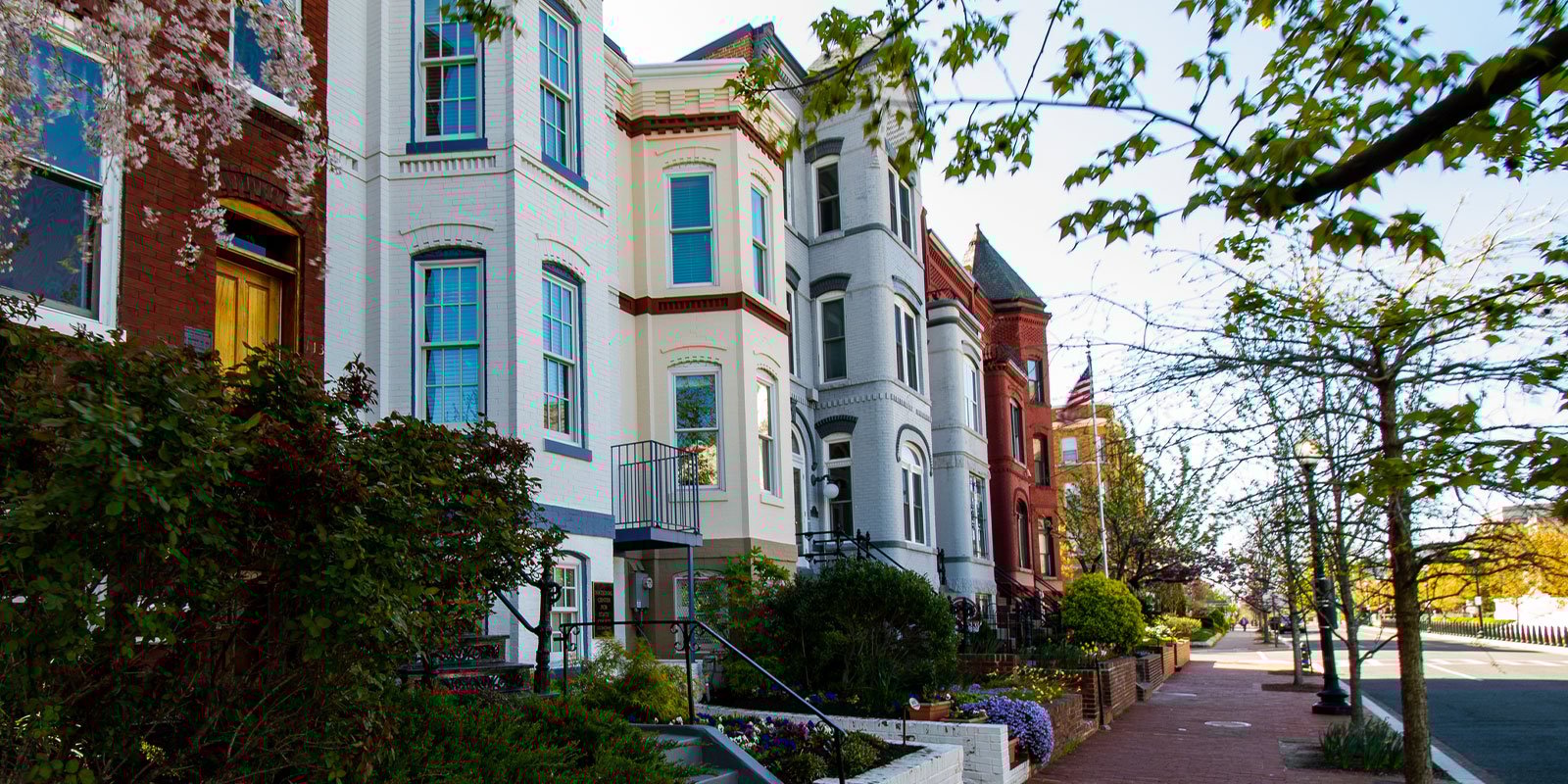 How Does HOA and Homeowners Insurance Work?