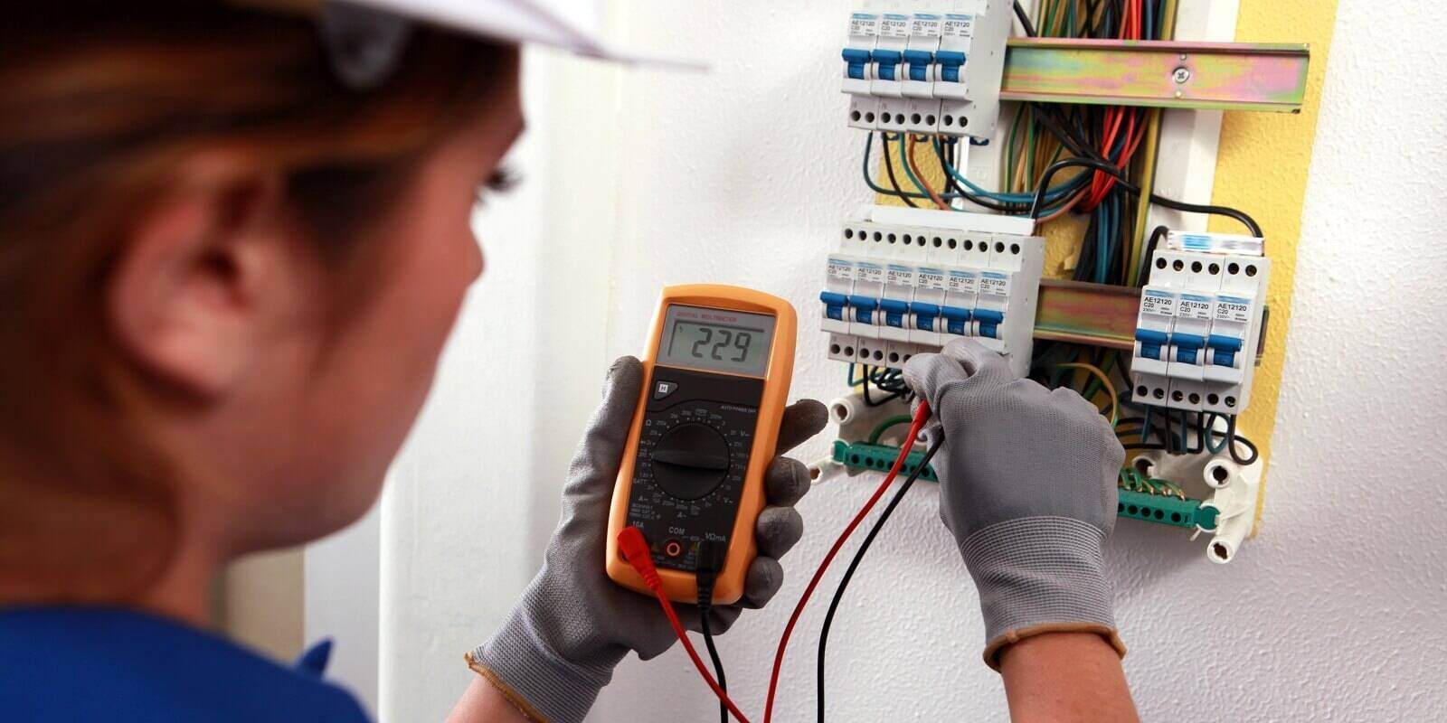 Electrician Insurance: Cost & Coverage