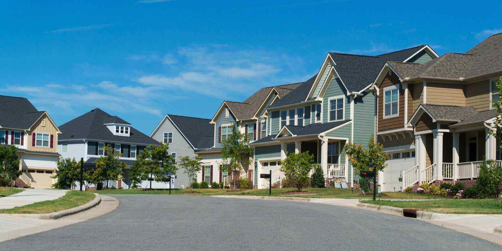 Key Differences Between HOA Fees And HOA Insurance