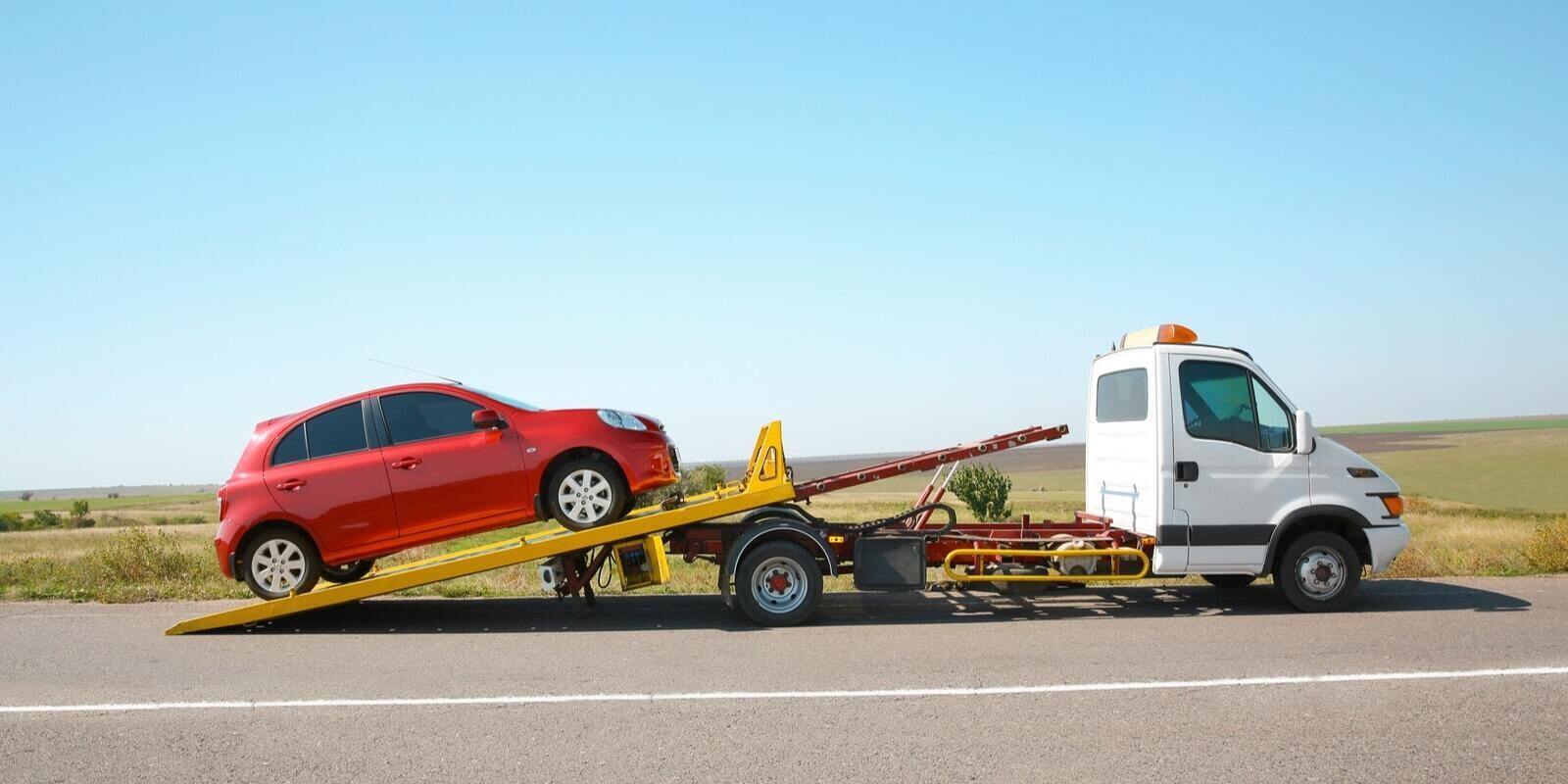 Why Emergency Roadside Service Providers Need Towing Insurance